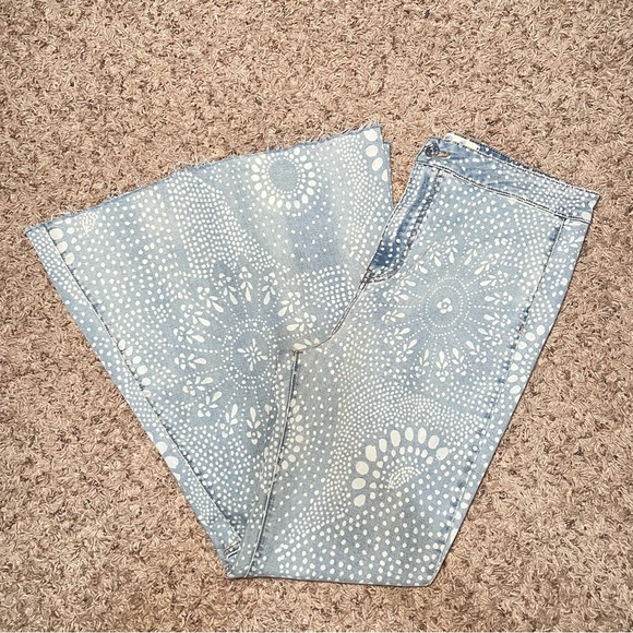We The Free Just Float On Flare Bell Bottoms Jeans in Indigo Combo‎ Size 31 - Picture 3 of 10